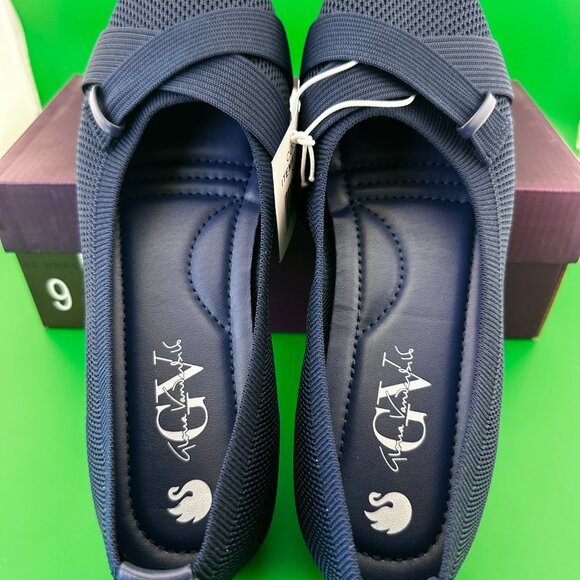 GLORIA VANDERBILT Shoes - GLORIA VANDERBILT SIZE 9 /DEBBIE/ NAVY BLUE/ FLATS LOAFERS/ NEW WOMEN'S SHOES